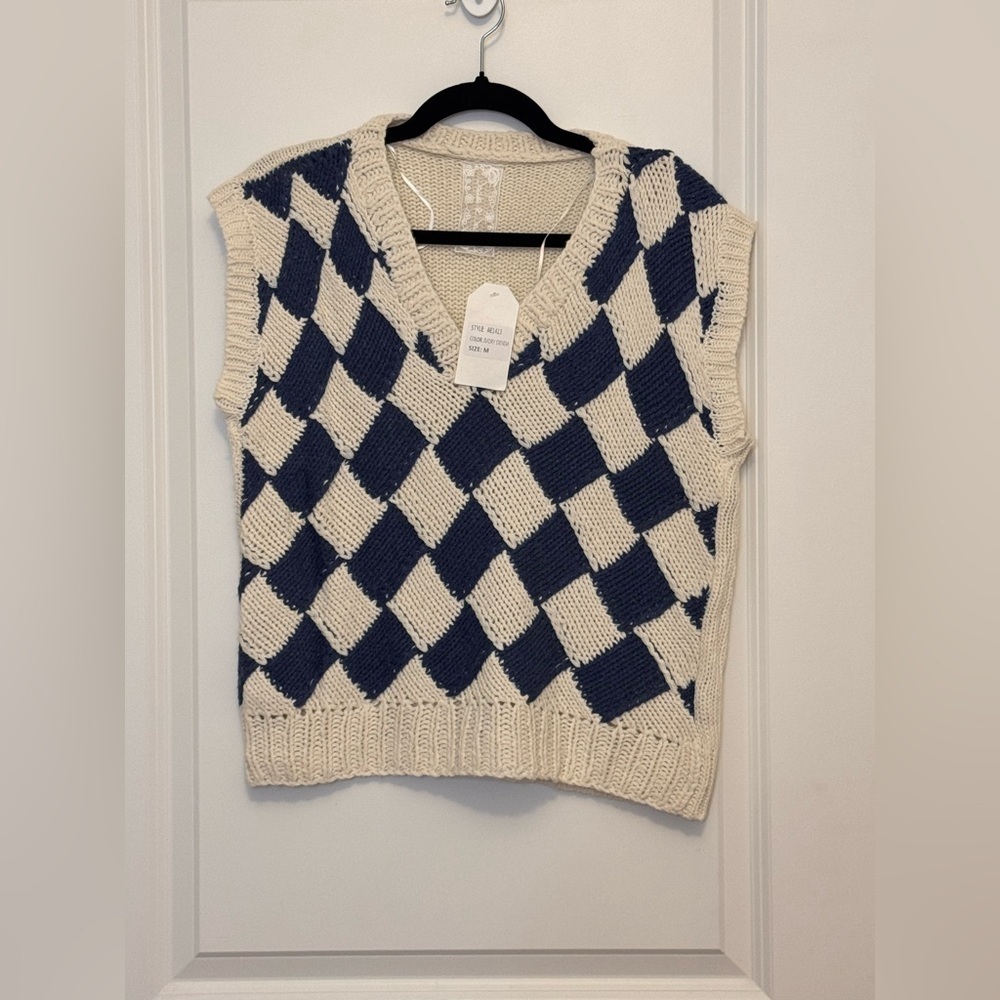 Sadie &Sage White Lace Knit Top